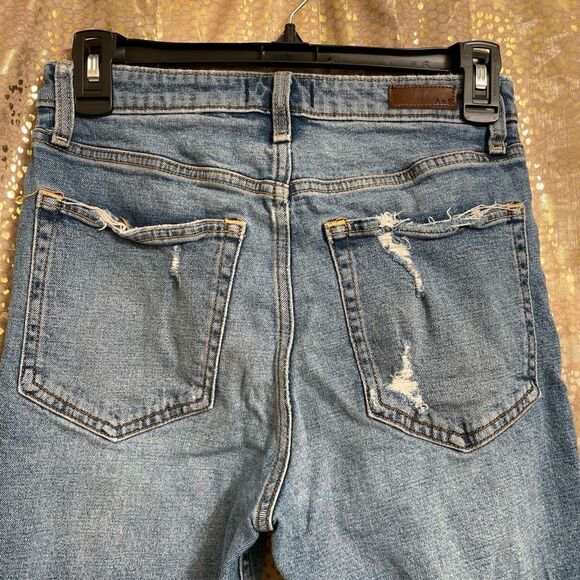 Abercrombie & Fitch Distressed Zoe Natural Rise Ankle Straight Jeans, 6R - Picture 7 of 8